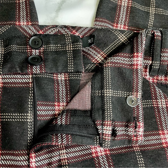 Torrid Plaid cropped pant 26 - Picture 6 of 11